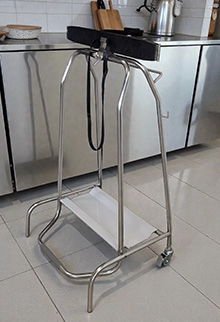 Support sac poubelle cuisine