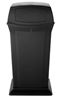 FG917188BLA - Poubelle conteneur  Rubbermaid Ranger 170 L avec 2 clapets Noir