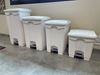 Poubelle cuisine HACCP 30 L a pedale blanche