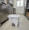 Poubelle cuisine HACCP 30 L a pedale blanche