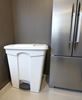 Poubelle cuisine HACCP 45 L a pedale blanche