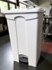 Poubelle cuisine HACCP 90 L a pedale blanche
